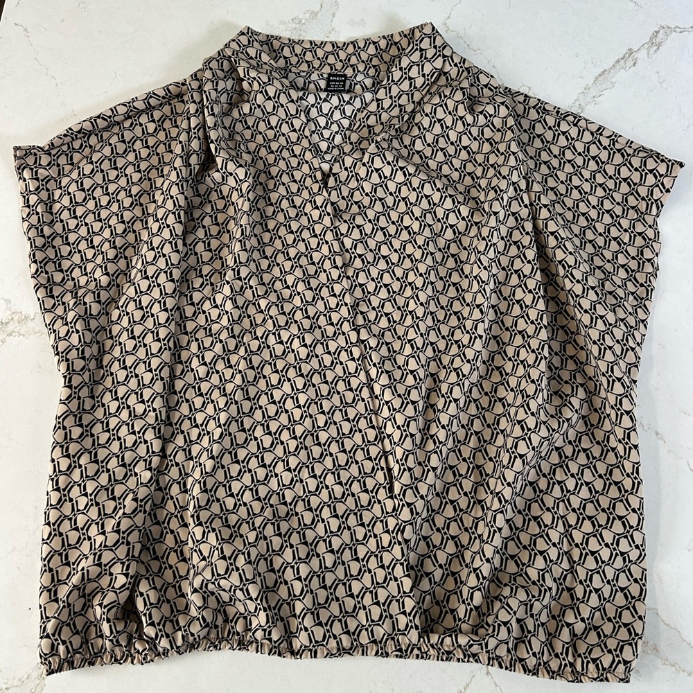 SHEIN Beige and Black Geometric Cap-Sleeve Blouse